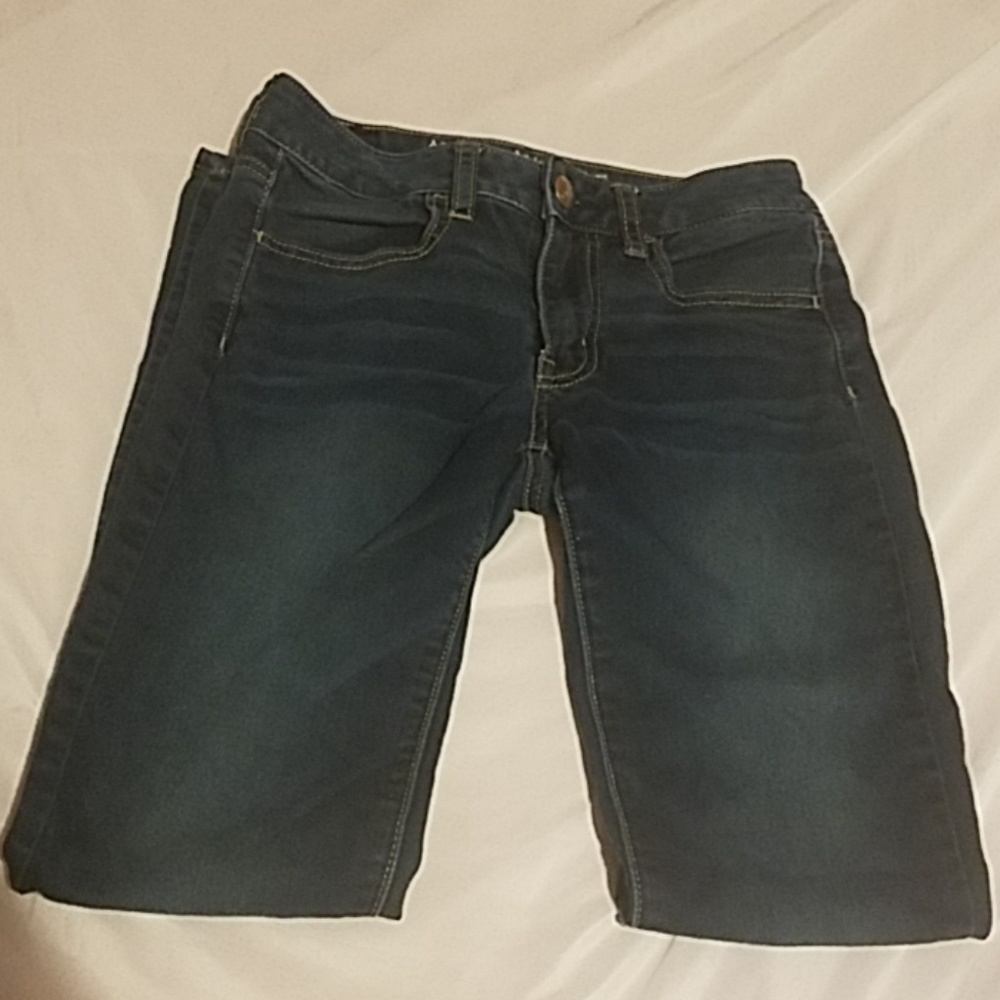 AMERICAN EAGLE OUTFITTERS